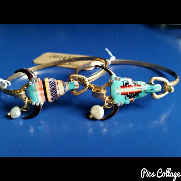 Boho Western Steer Head Burnished Gold Bangle - Picture 3 of 6